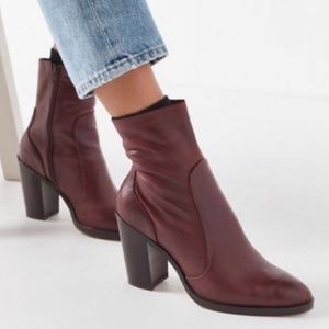 Crosswalk Spain Pico Burgundy Leather Boots Size 38